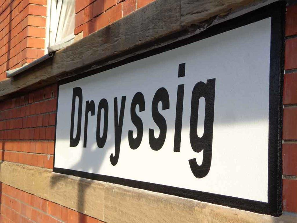 Bahnhof Droyssig - Uebernachten Im Denkmal Экстерьер фото